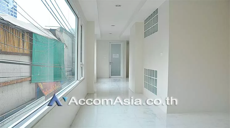 14  Office Space For Sale in Silom ,Bangkok BTS Sala Daeng AA13148